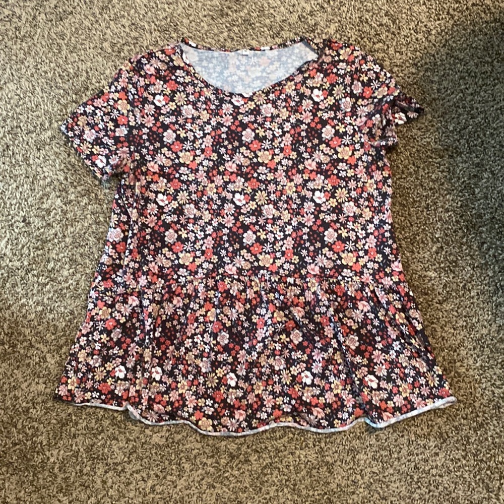 Floral flowy top